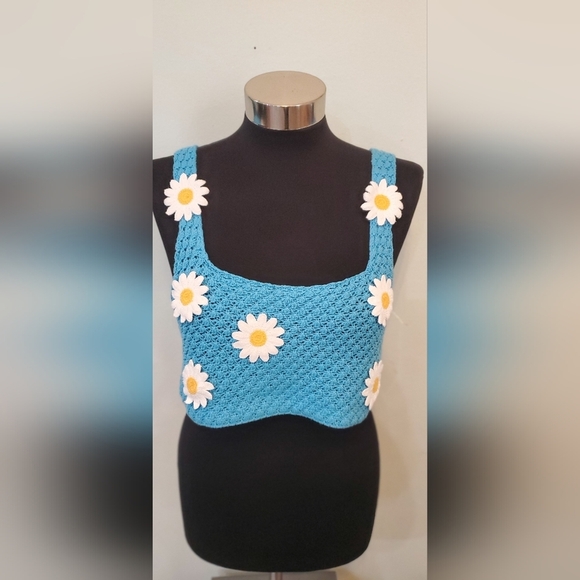 2 Piece Crochet Skirt/Crop Top Set - Picture 3 of 12